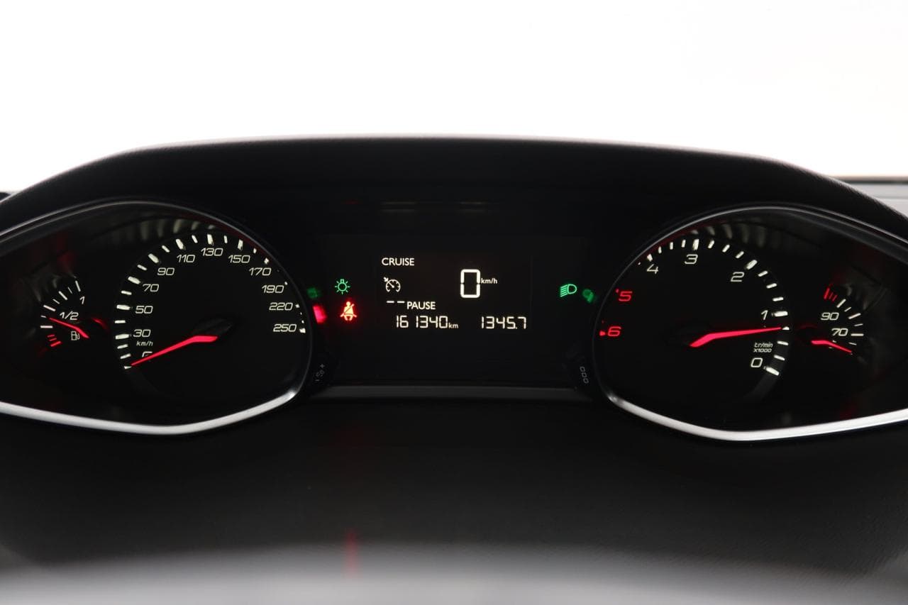 2016 Peugeot 308 - 31