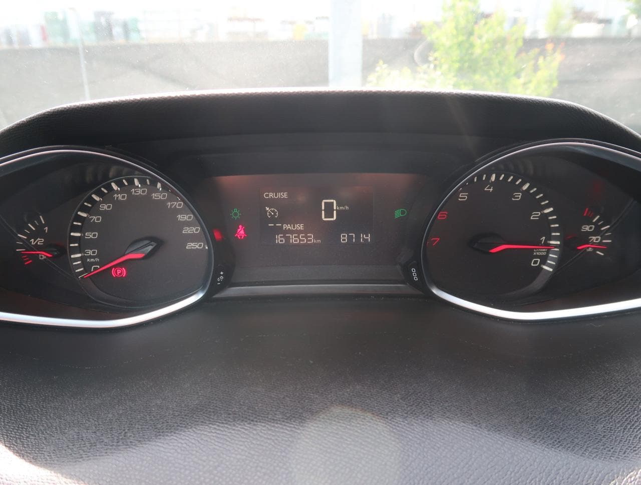 2015 Peugeot 308 - 32