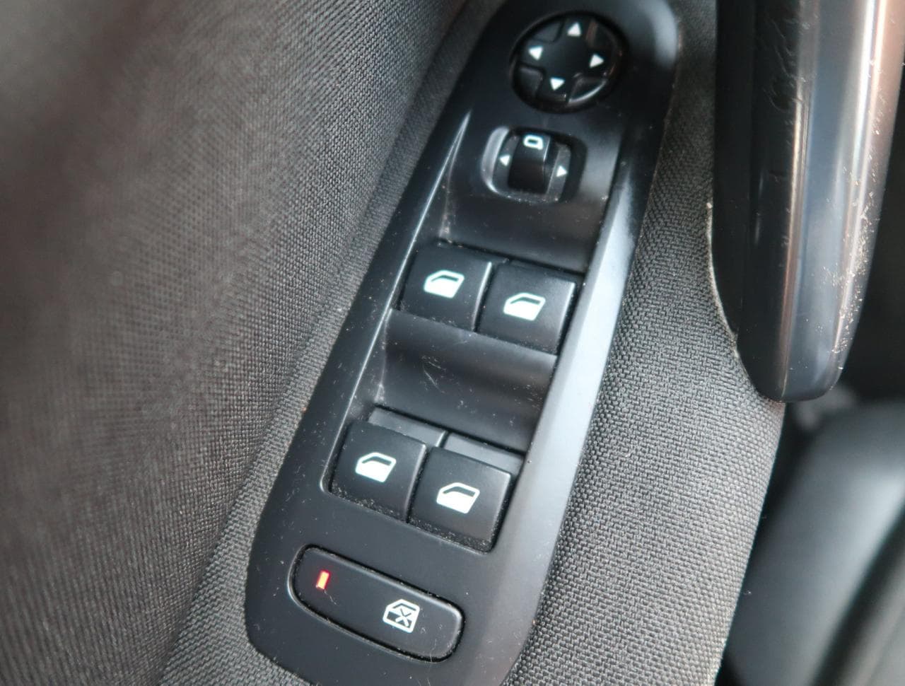 2015 Peugeot 308 - 36
