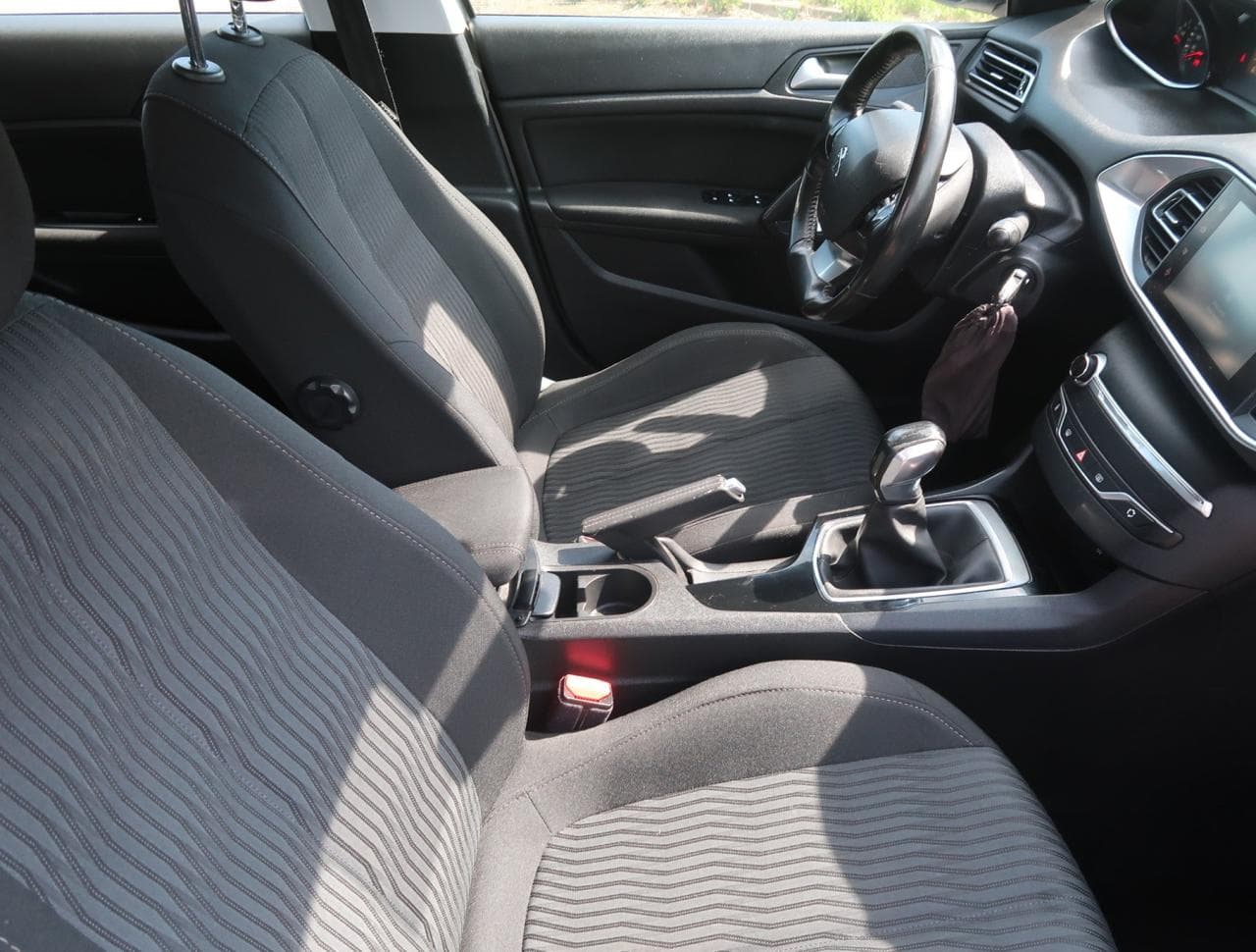 2015 Peugeot 308 - 23
