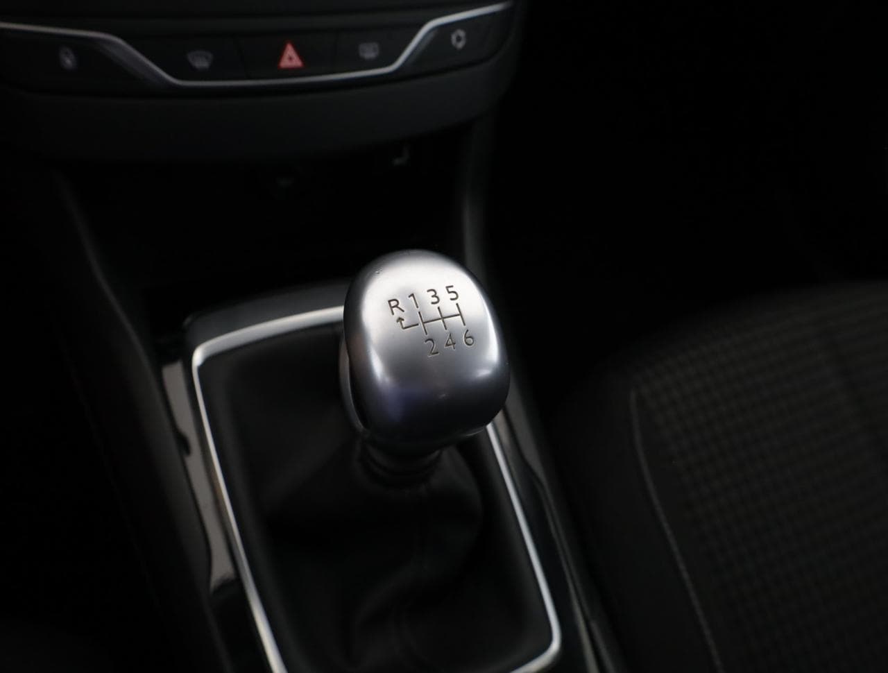2018 Peugeot 308 - 33
