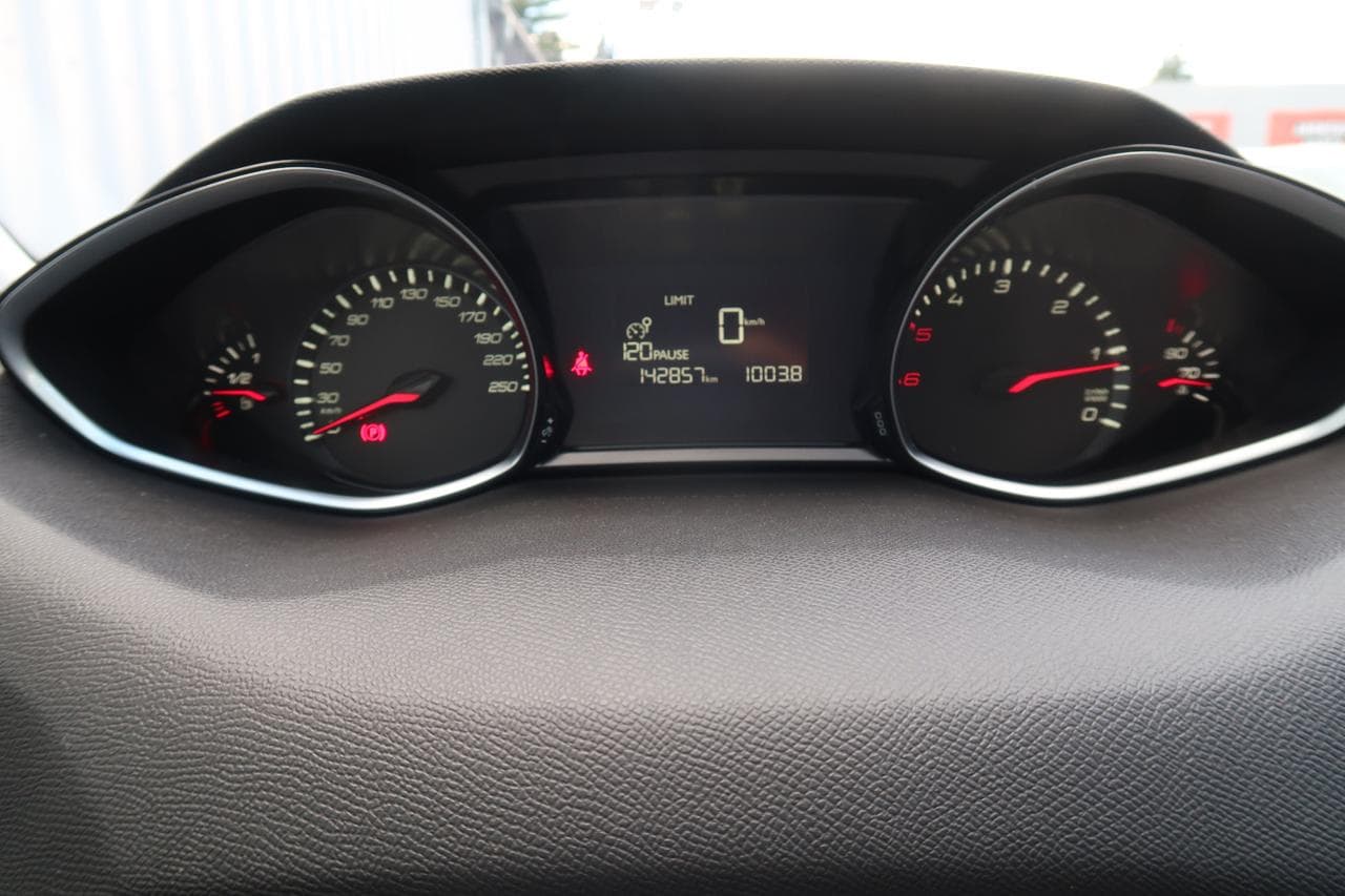 2016 Peugeot 308 - 30