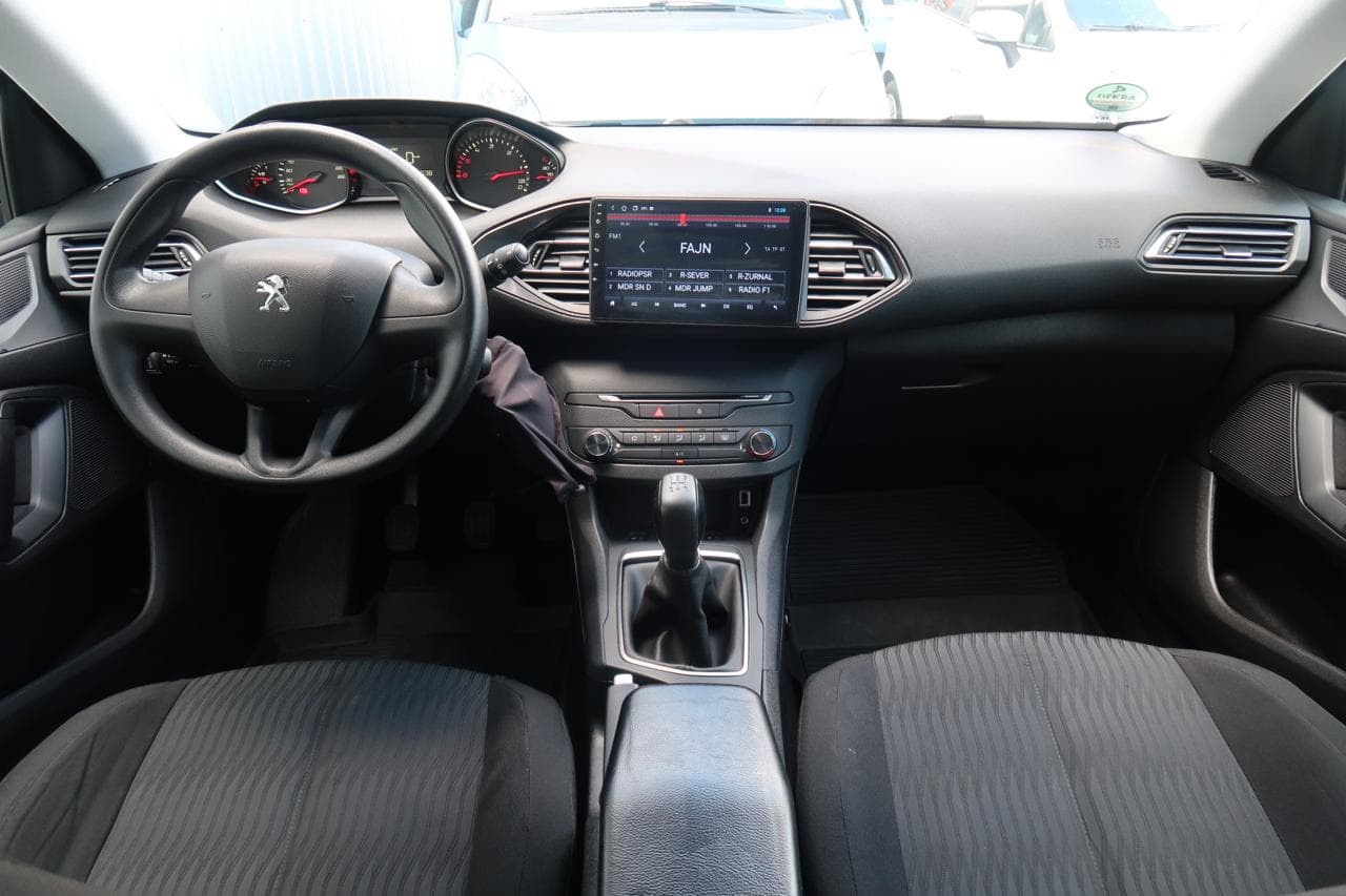 2016 Peugeot 308 - 19