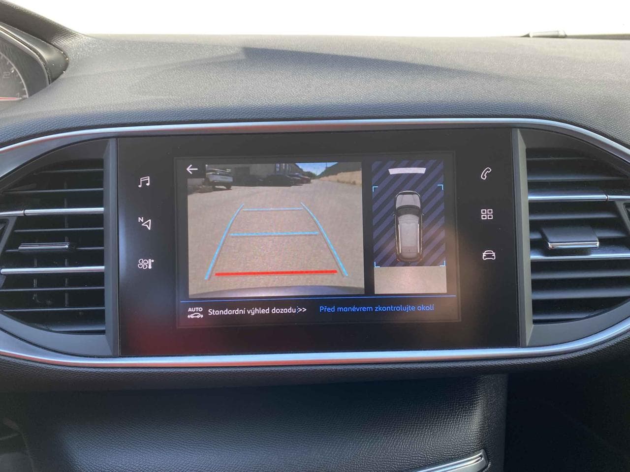2018 Peugeot 308 - 31