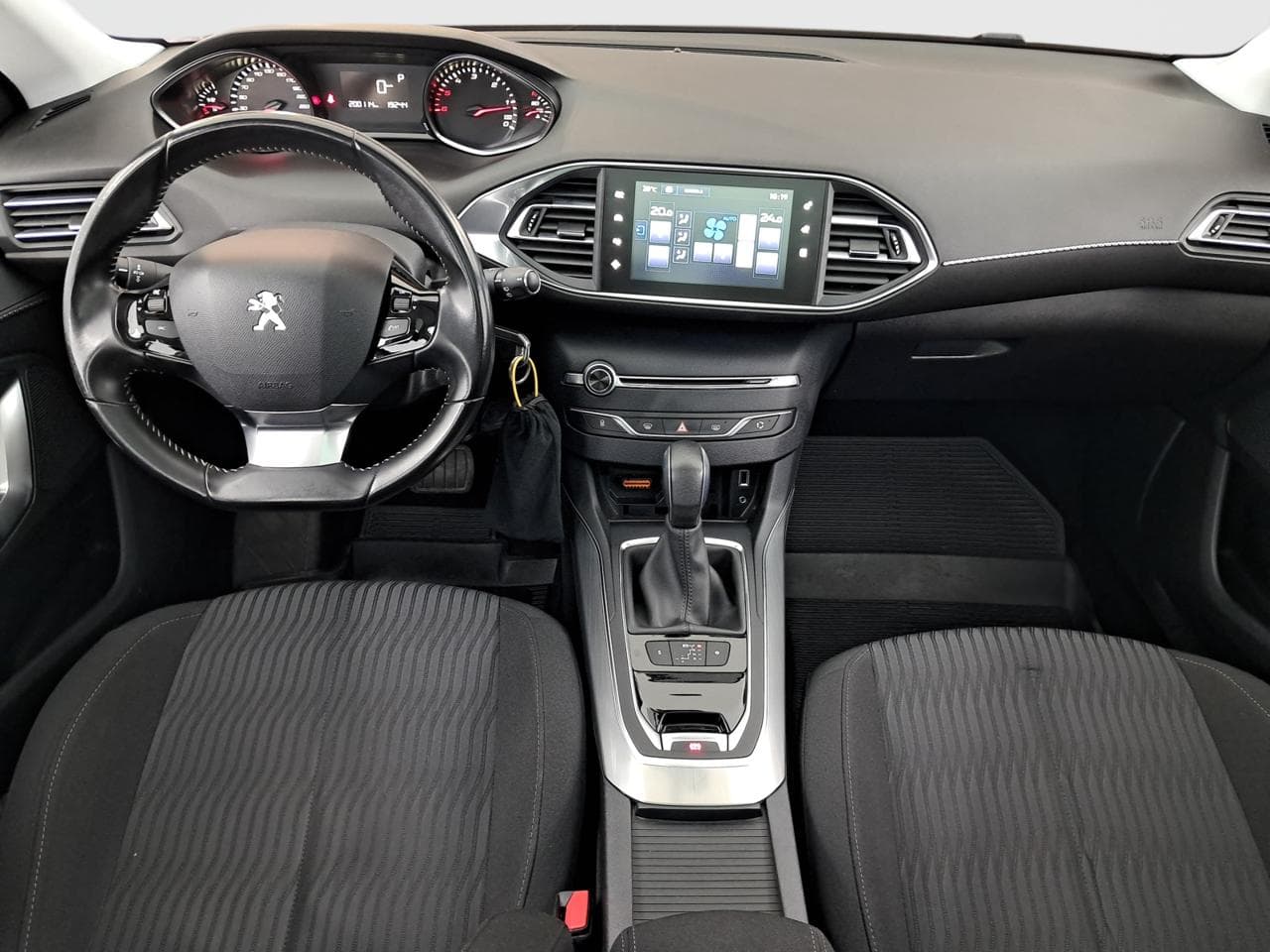 2015 Peugeot 308 - 10