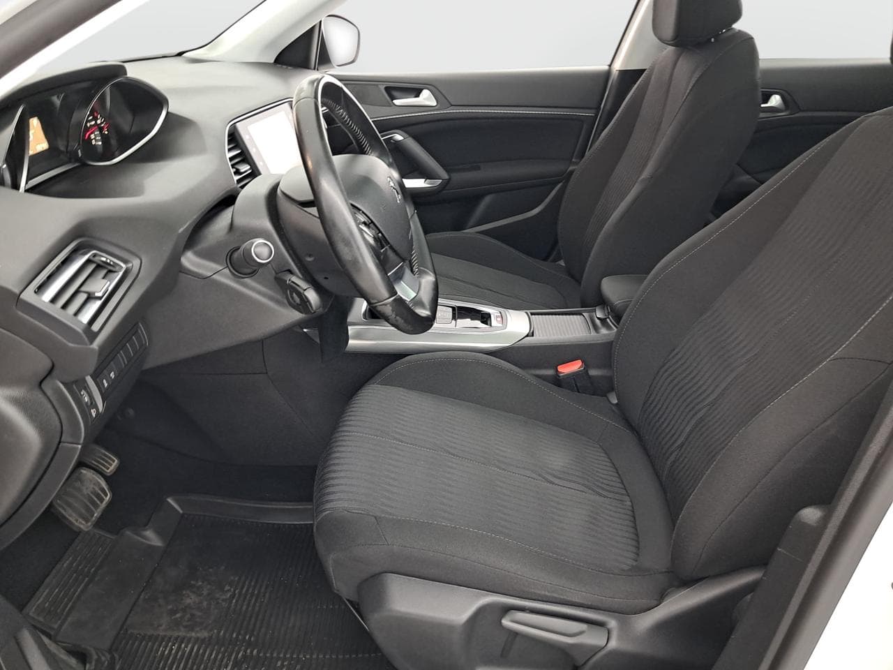 2015 Peugeot 308 - 16