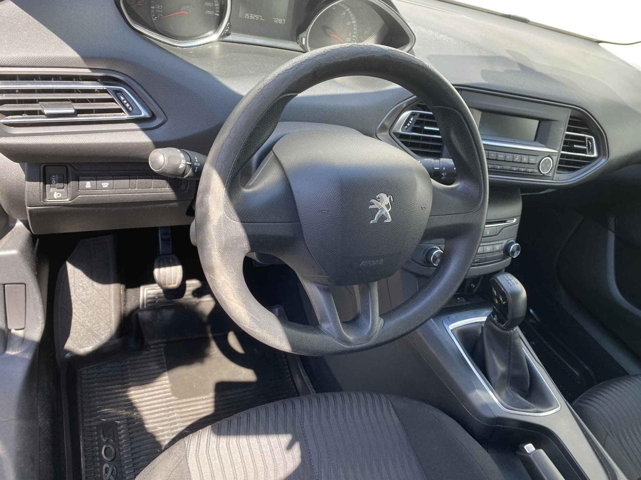 2015 Peugeot 308 - 12