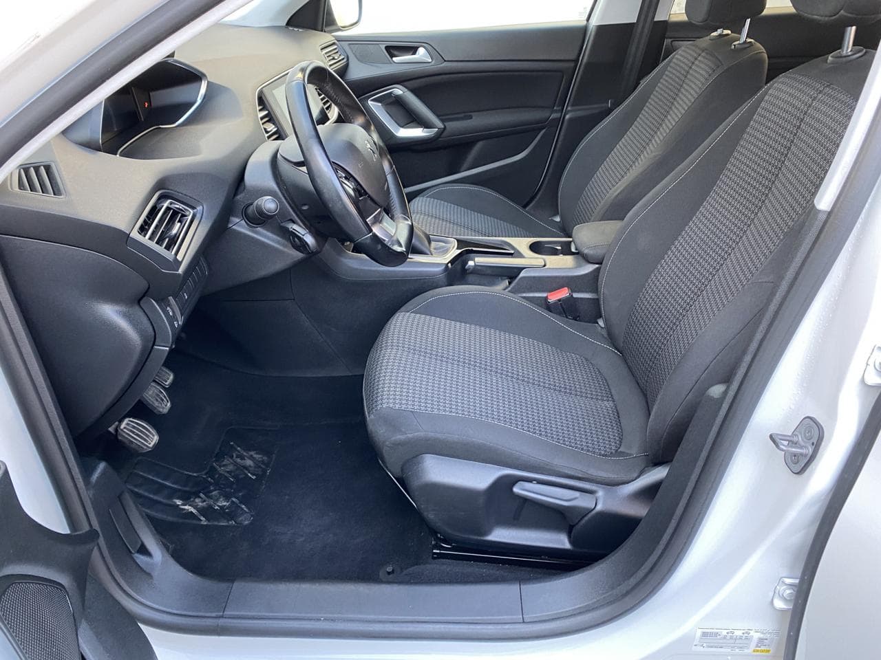 2020 Peugeot 308 - 9