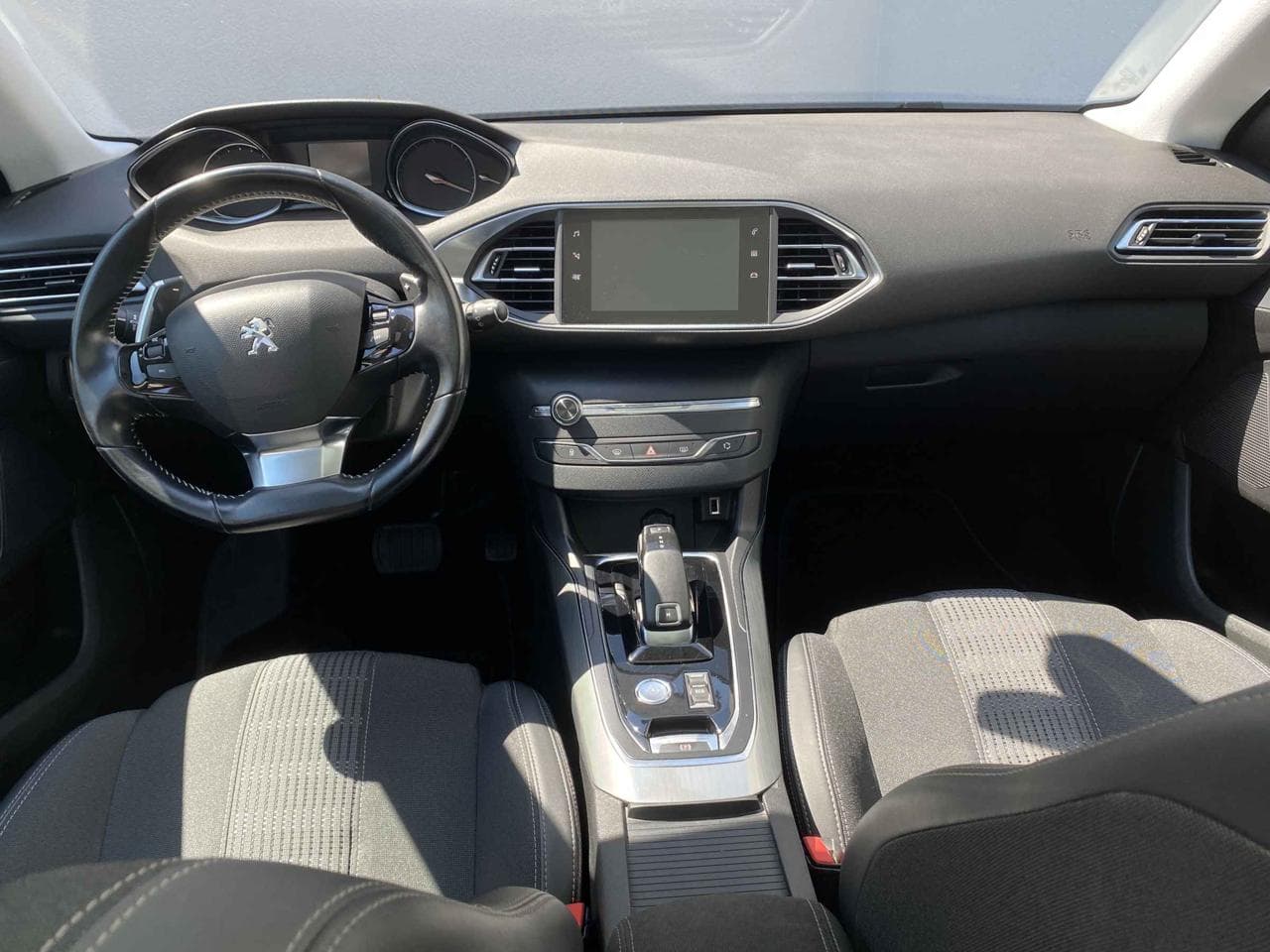 2018 Peugeot 308 - 8