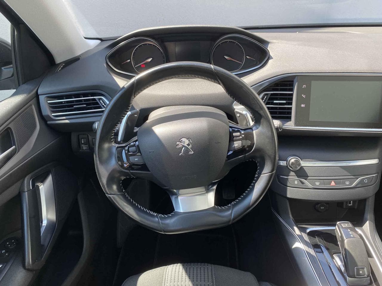 2018 Peugeot 308 - 11
