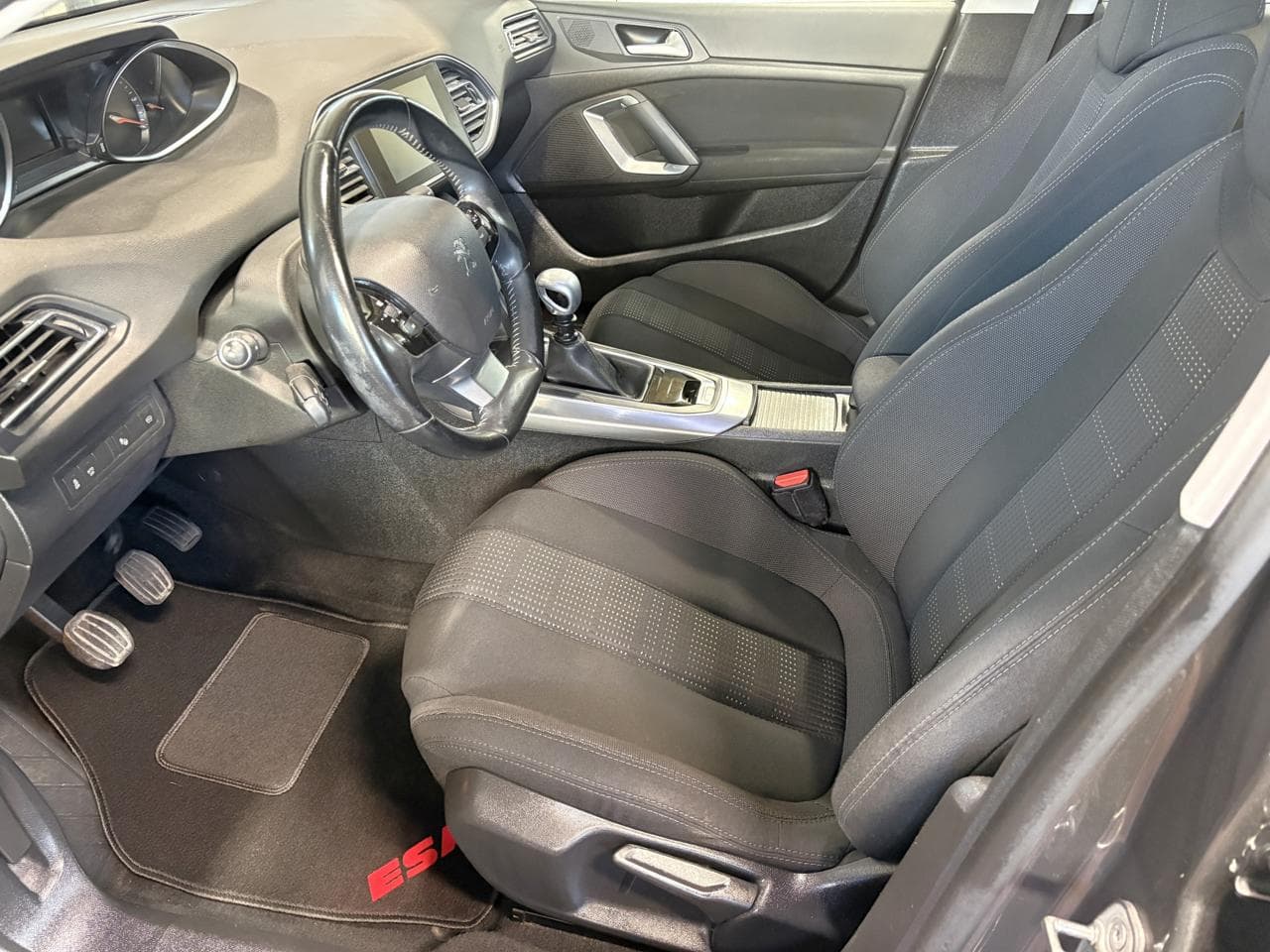 2016 Peugeot 308 - 9