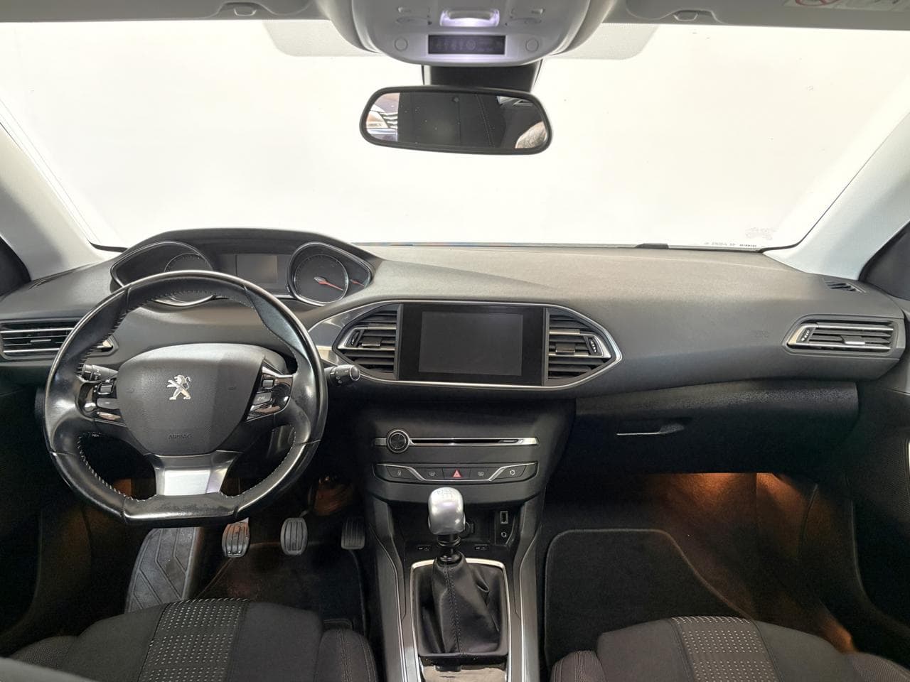 2016 Peugeot 308 - 8