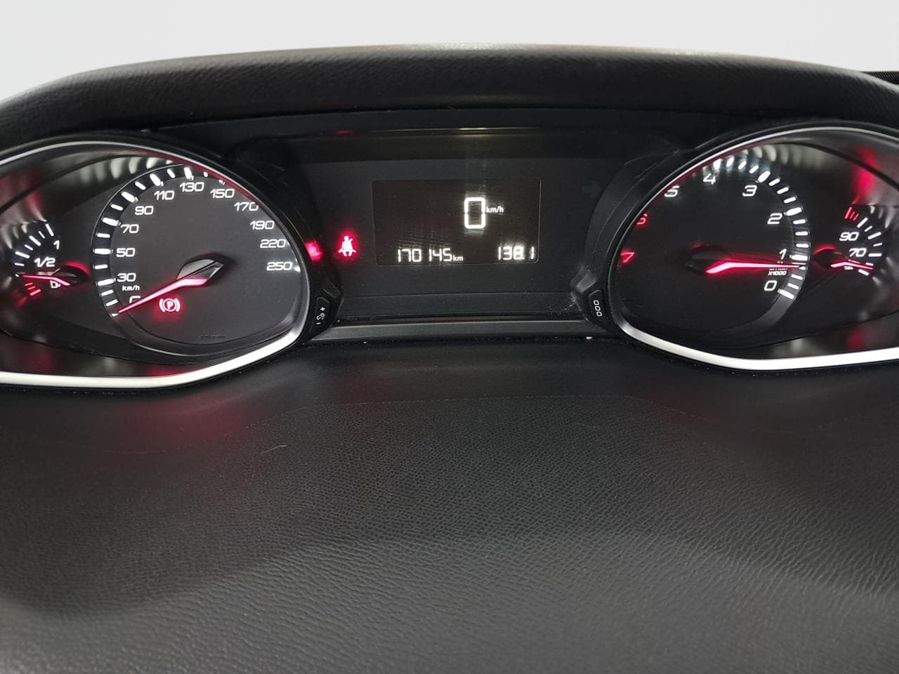 2017 Peugeot 308 - 17