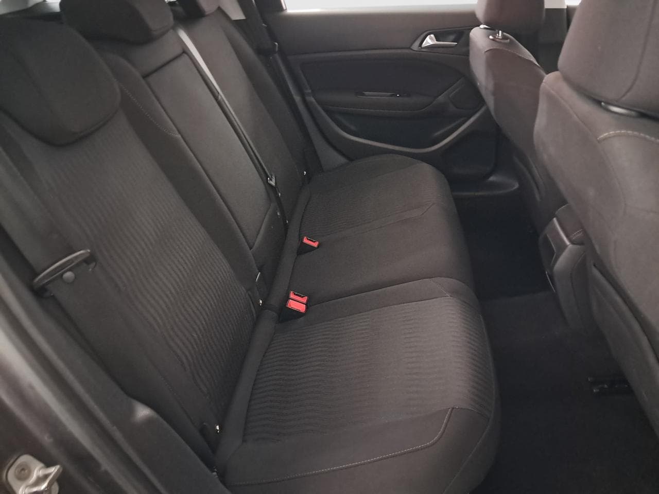 2017 Peugeot 308 - 13