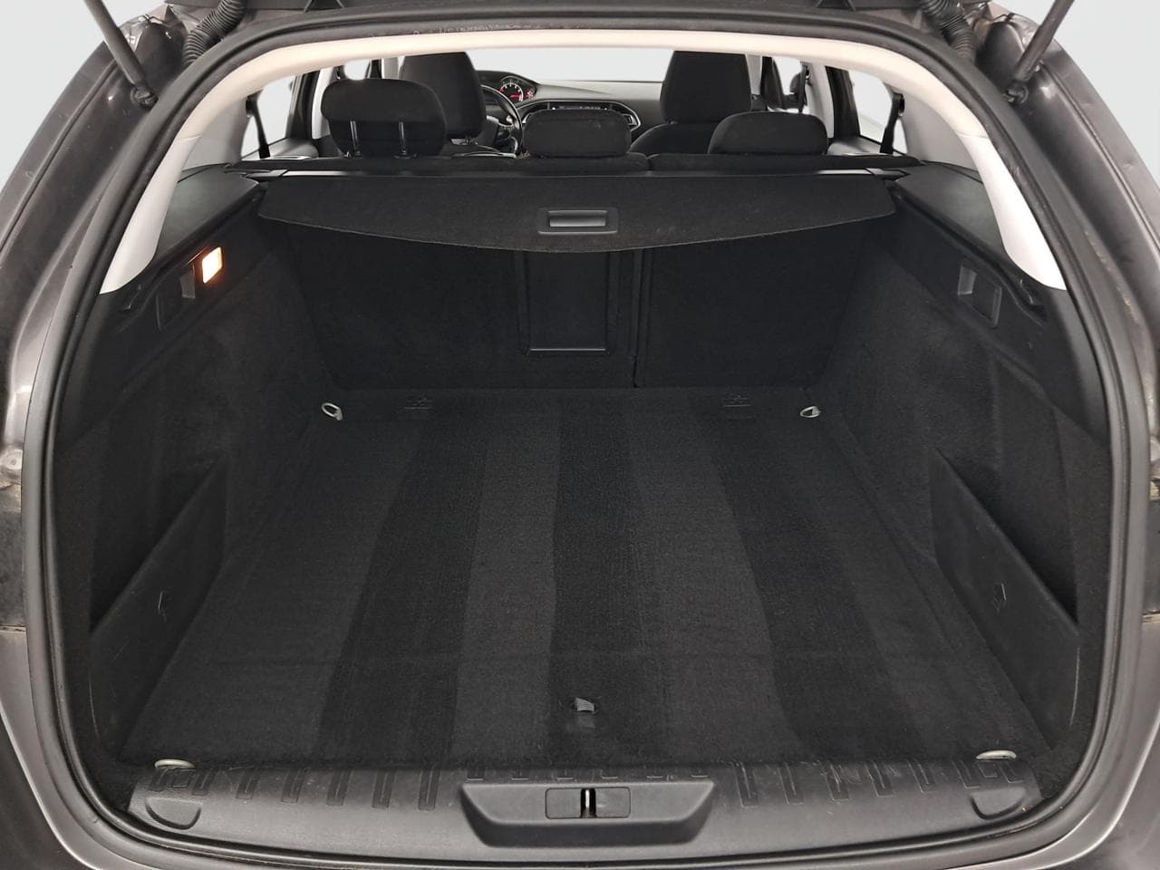 2017 Peugeot 308 - 20