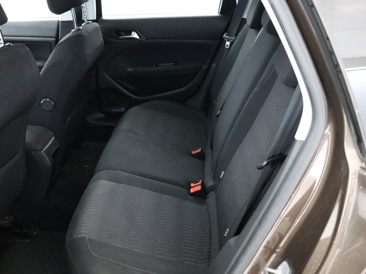 2015 Peugeot 308 - 13