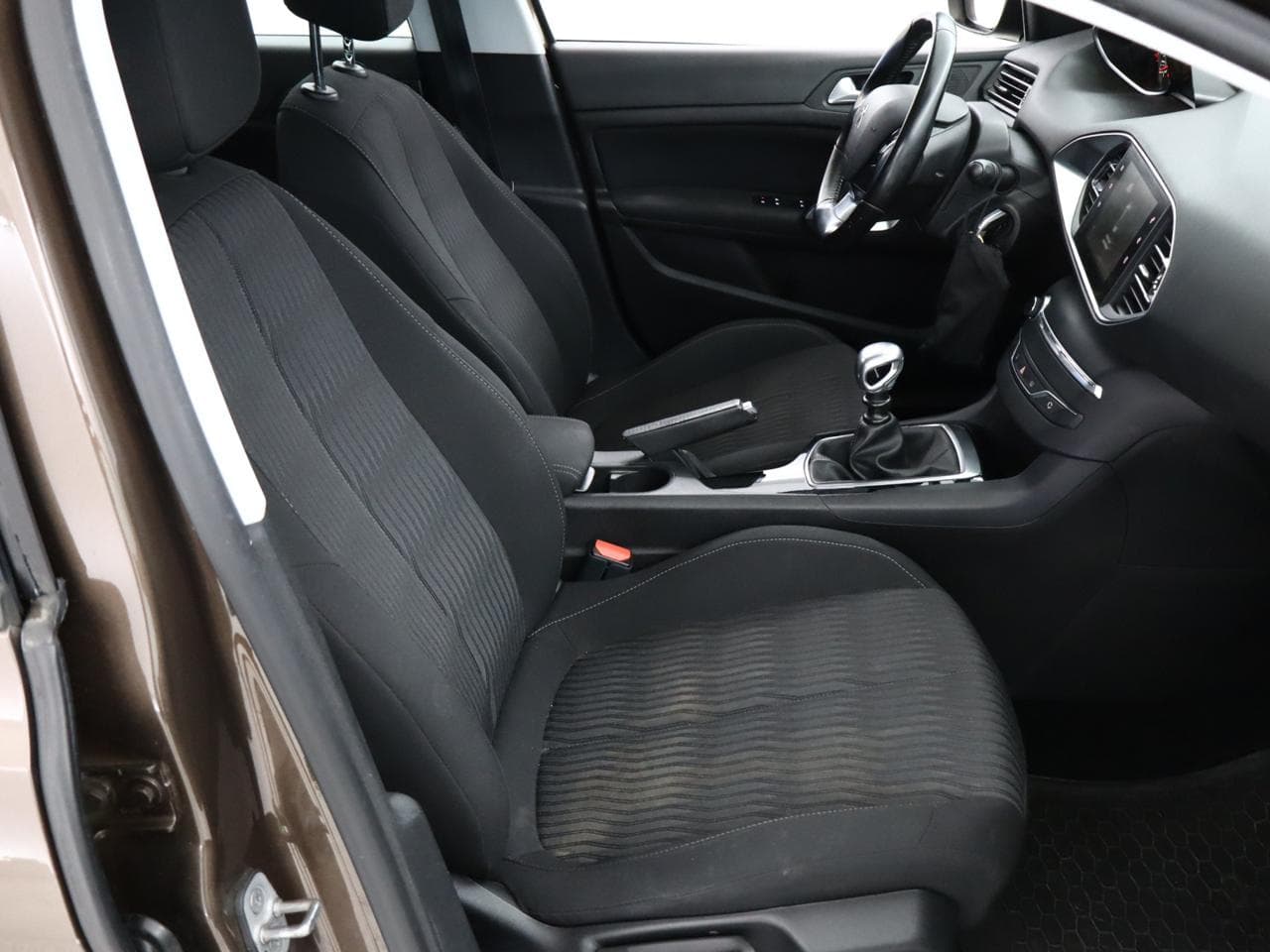 2015 Peugeot 308 - 10