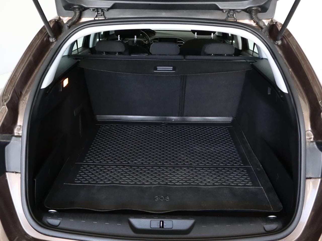 2015 Peugeot 308 - 17