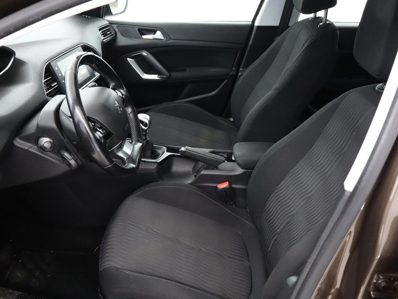 2015 Peugeot 308 - 14