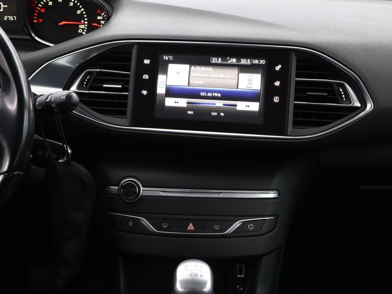 2015 Peugeot 308 - 16