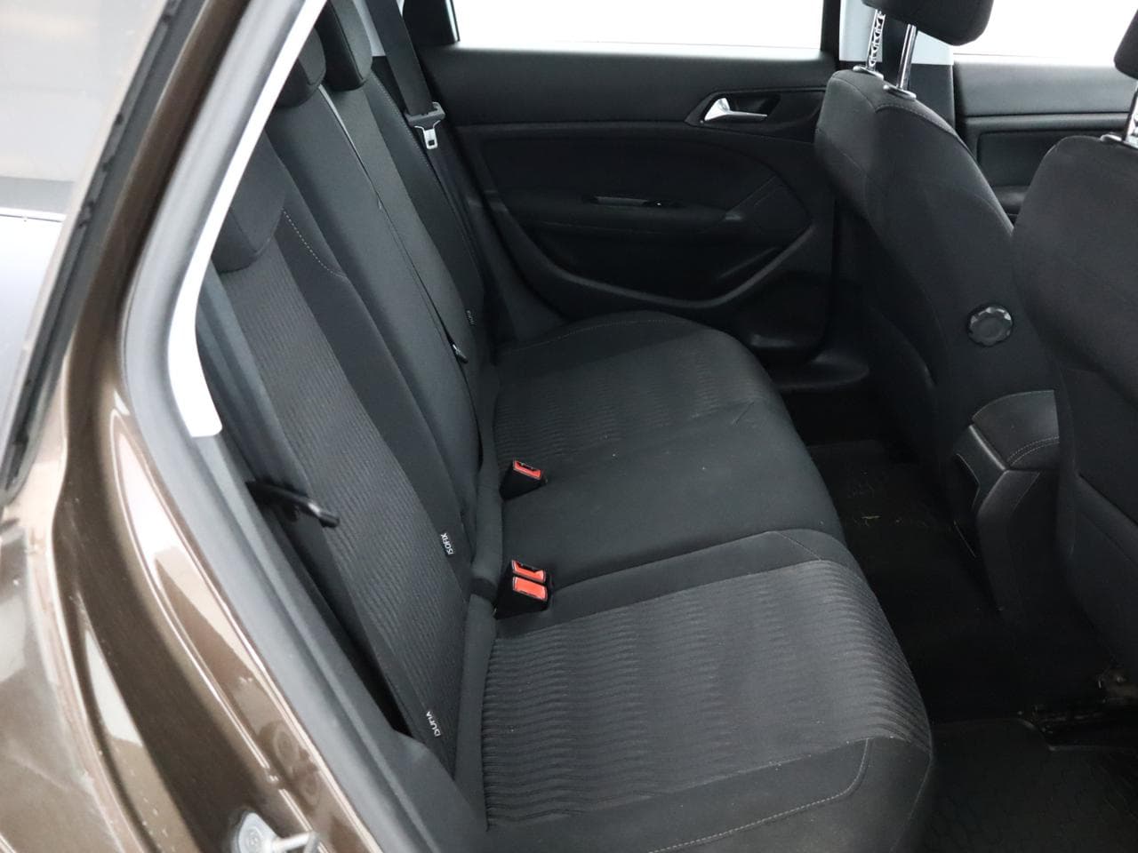 2015 Peugeot 308 - 11