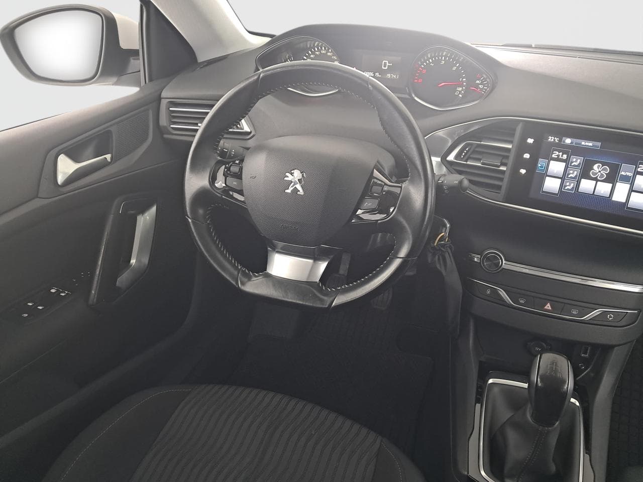 2017 Peugeot 308 - 9
