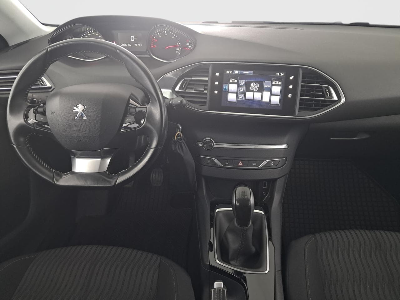 2017 Peugeot 308 - 10