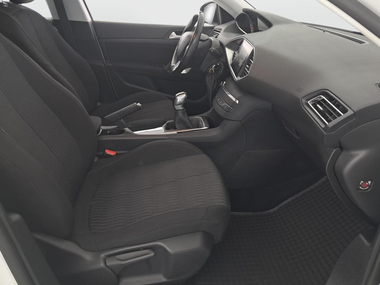 2017 Peugeot 308 - 12