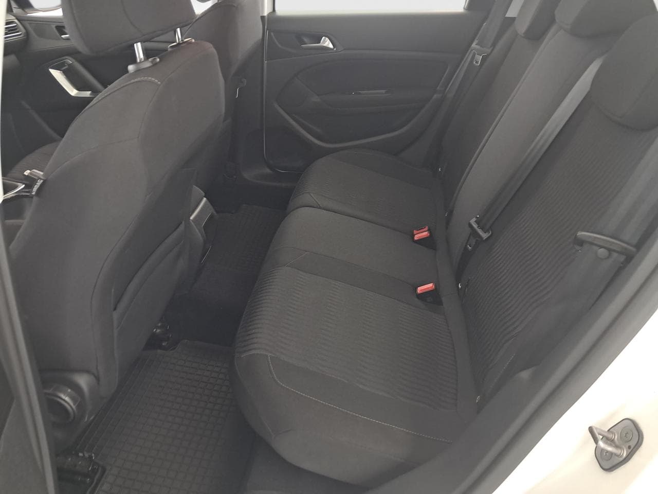 2017 Peugeot 308 - 15