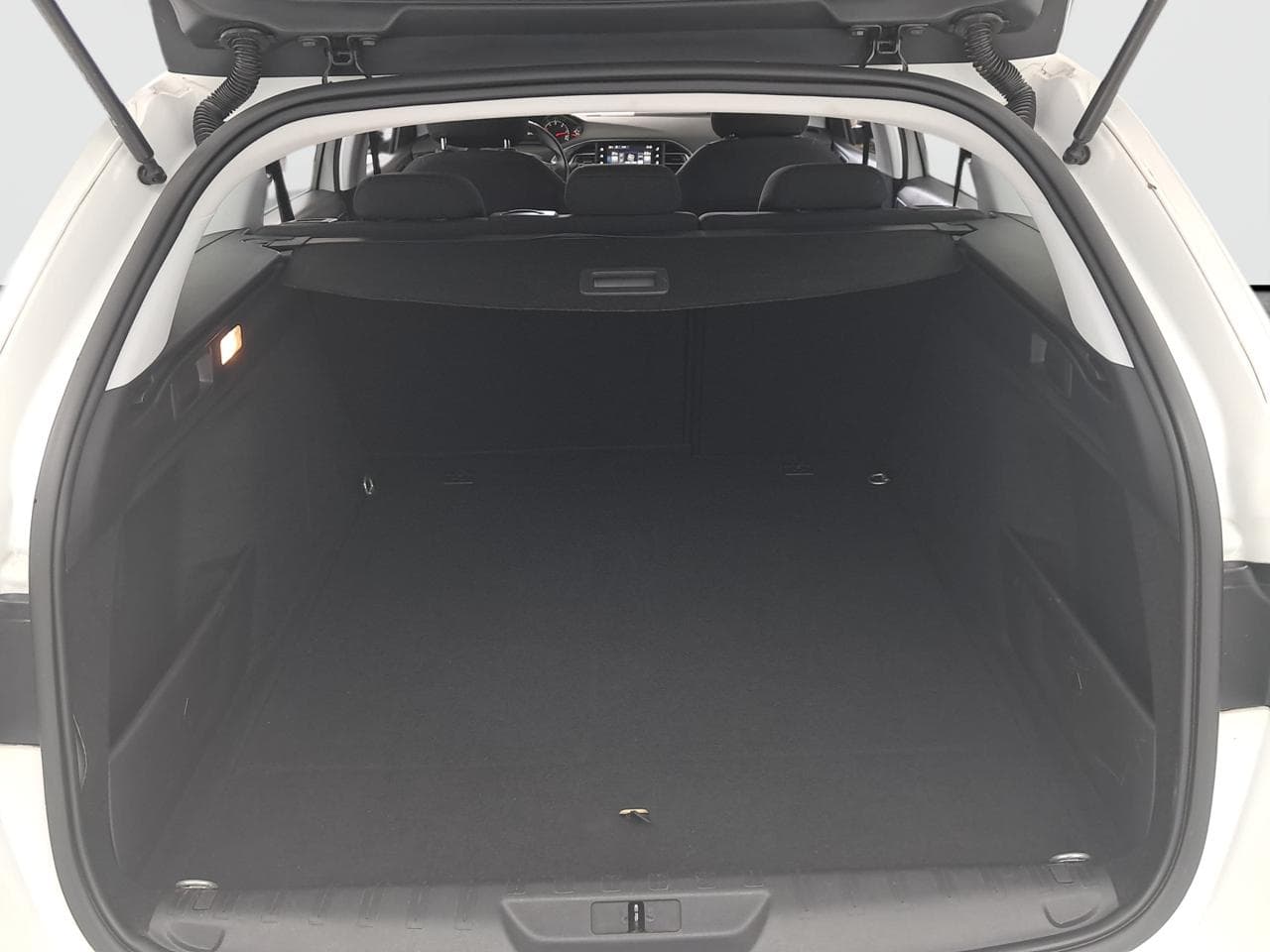 2017 Peugeot 308 - 19