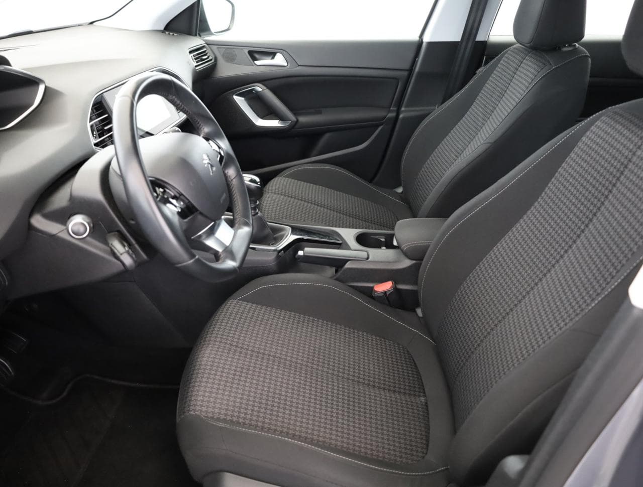 2020 Peugeot 308 - 13