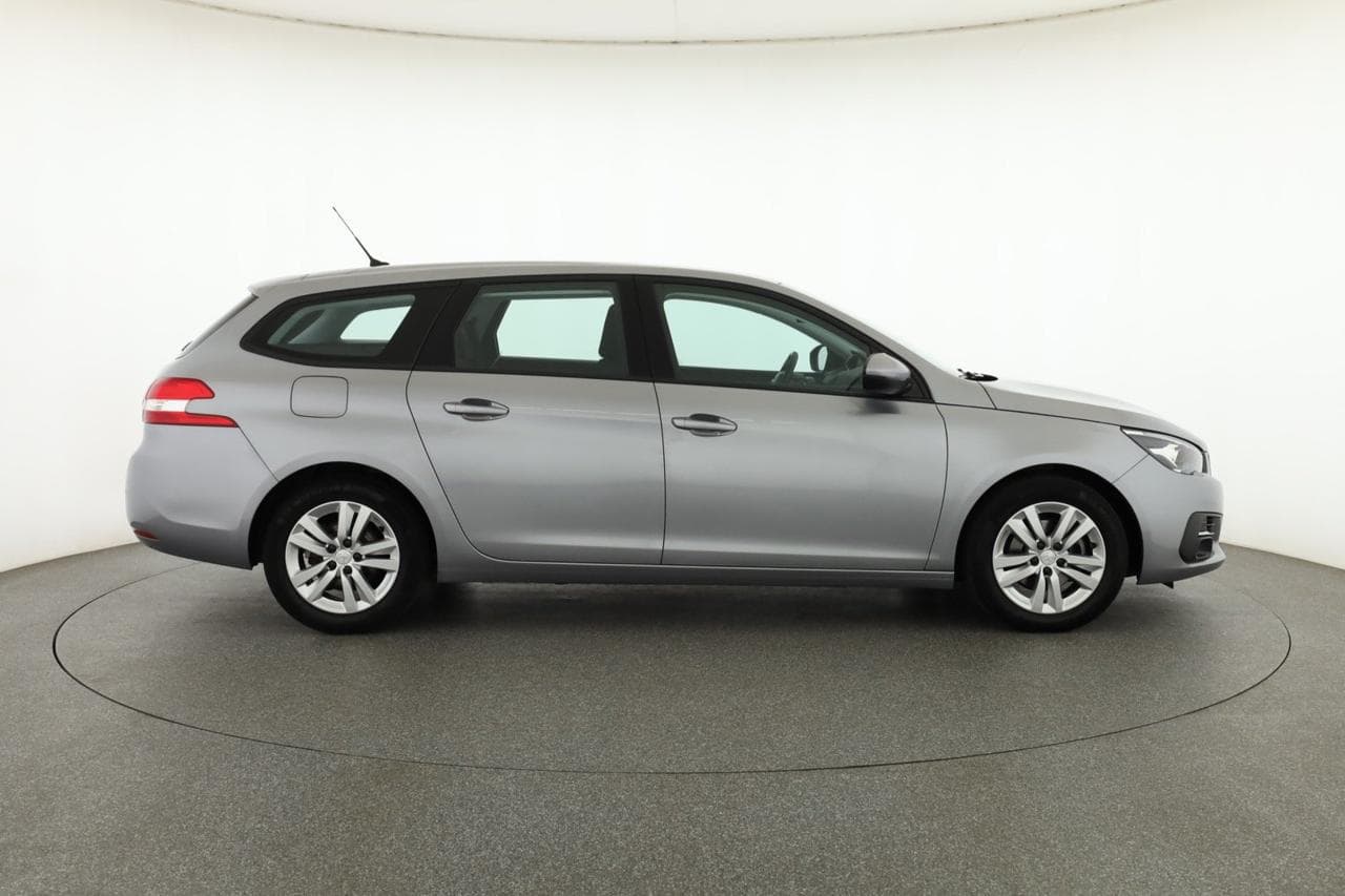 2020 Peugeot 308 - 8
