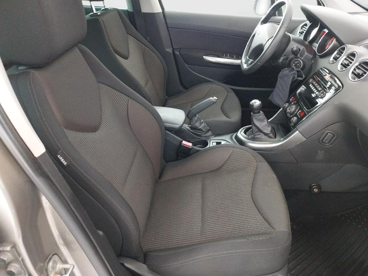 2013 Peugeot 308 - 12