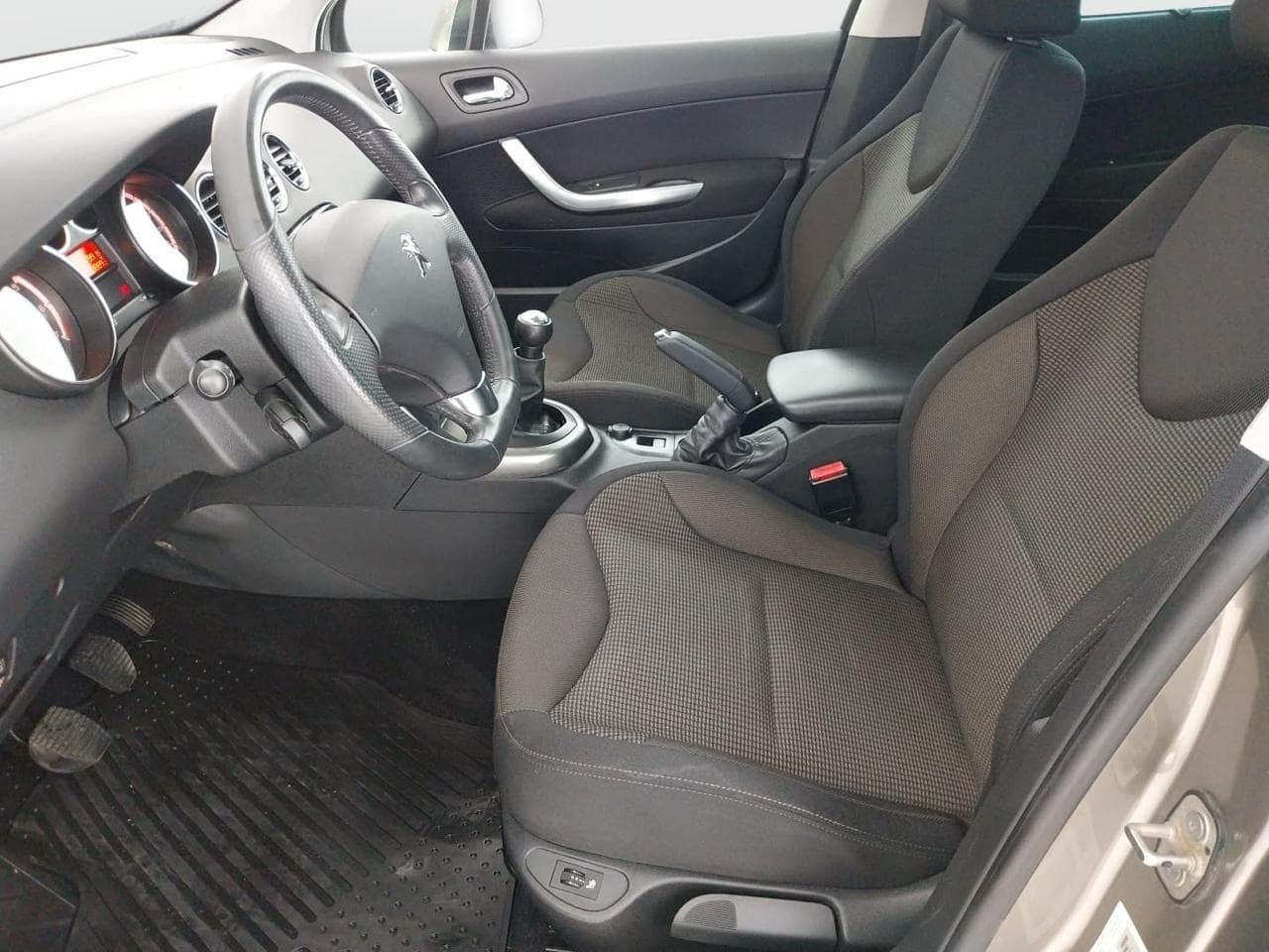 2013 Peugeot 308 - 16