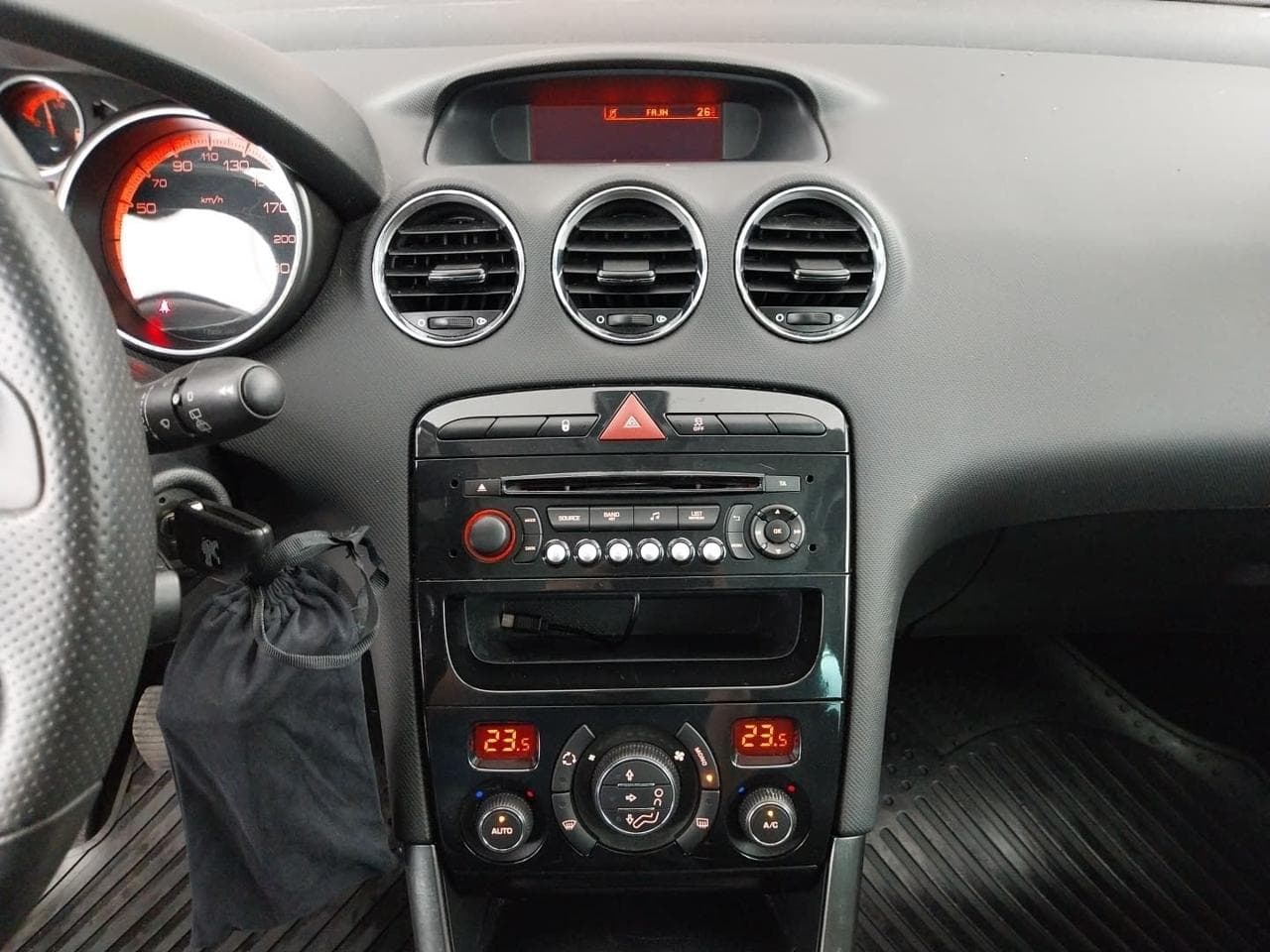 2013 Peugeot 308 - 18