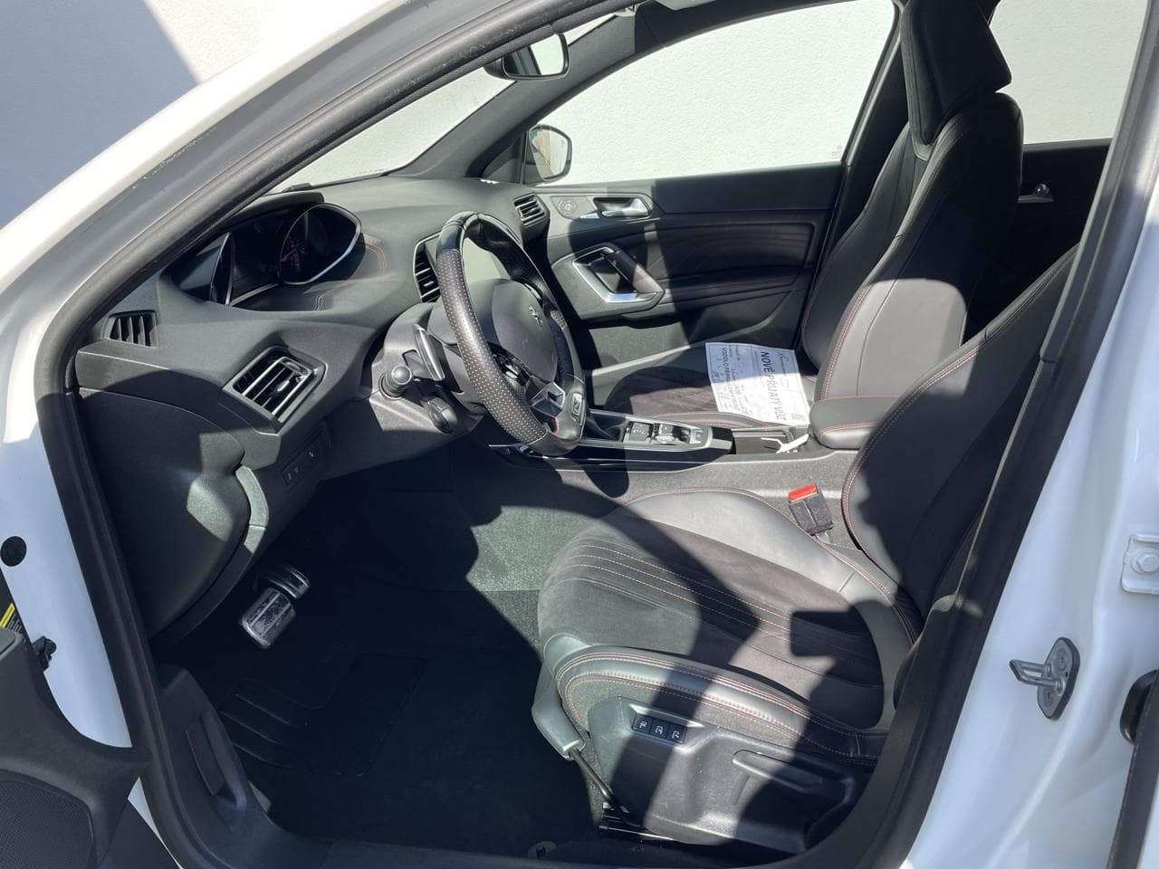 2017 Peugeot 308 - 9