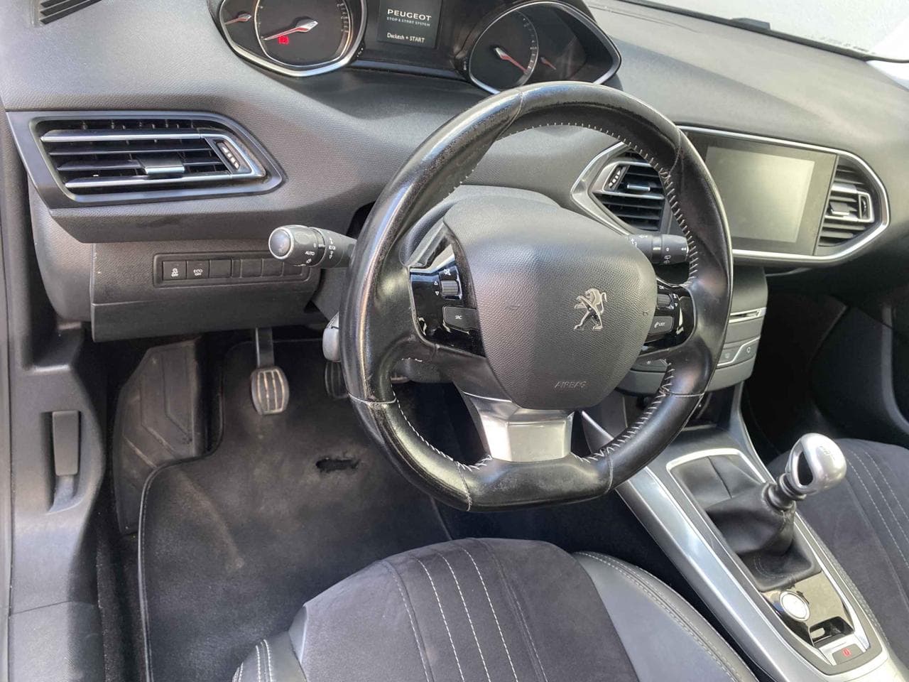 2016 Peugeot 308 - 12
