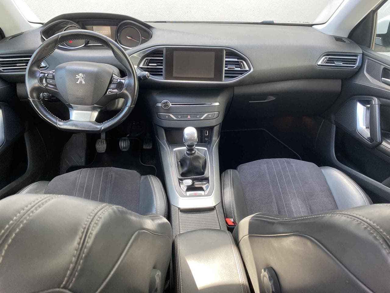 2016 Peugeot 308 - 8