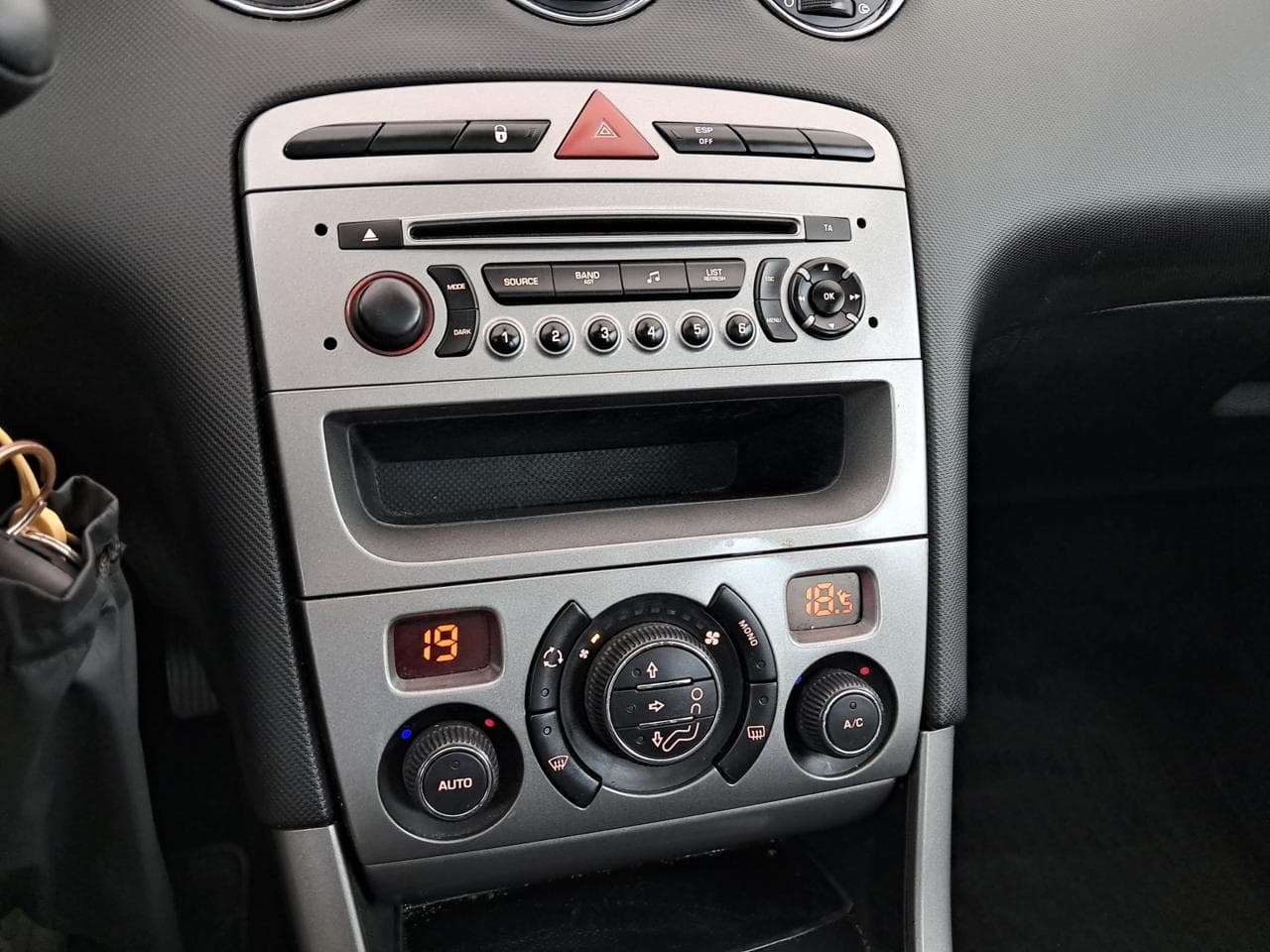 2012 Peugeot 308 - 19