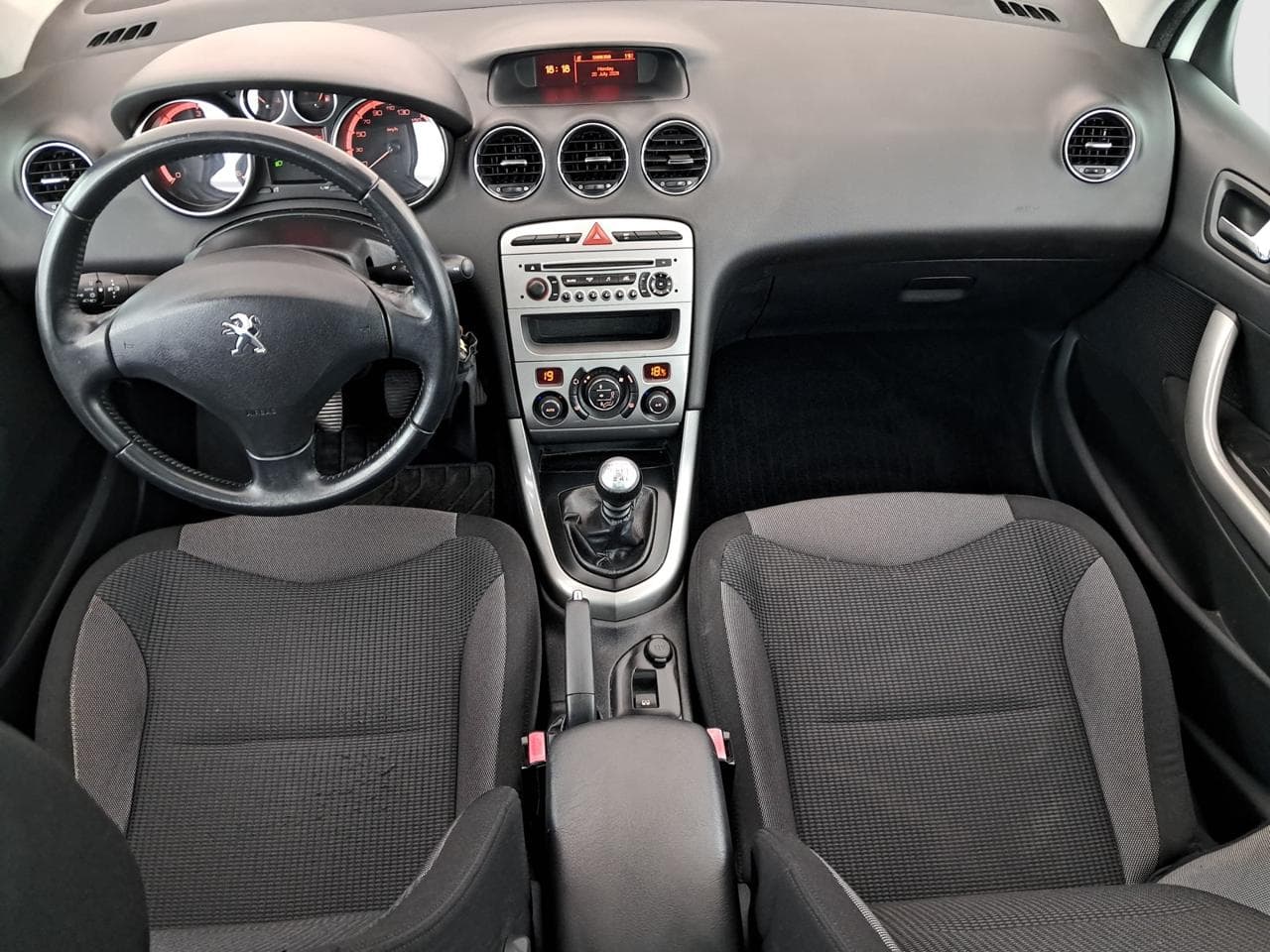 2012 Peugeot 308 - 10
