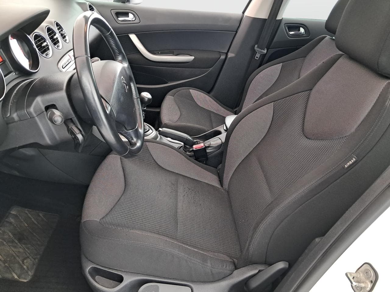 2012 Peugeot 308 - 16