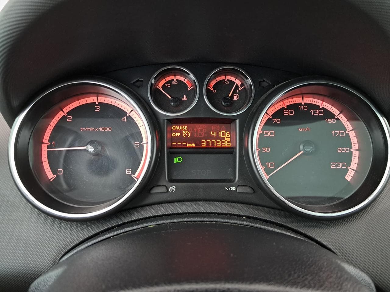 2012 Peugeot 308 - 17
