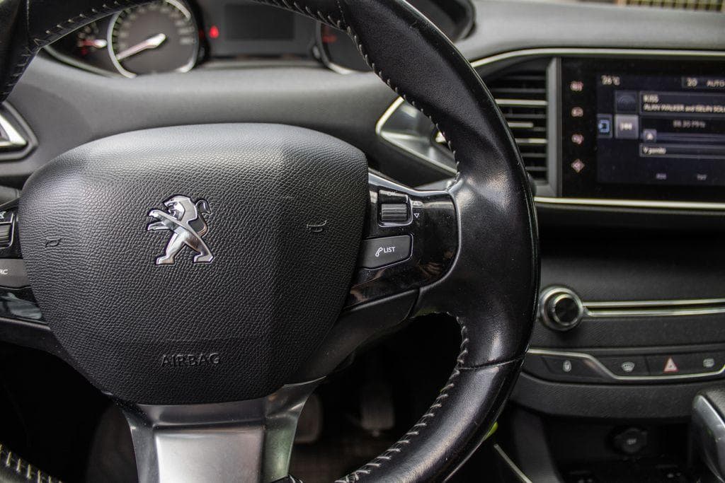 2016 Peugeot 308 - 18