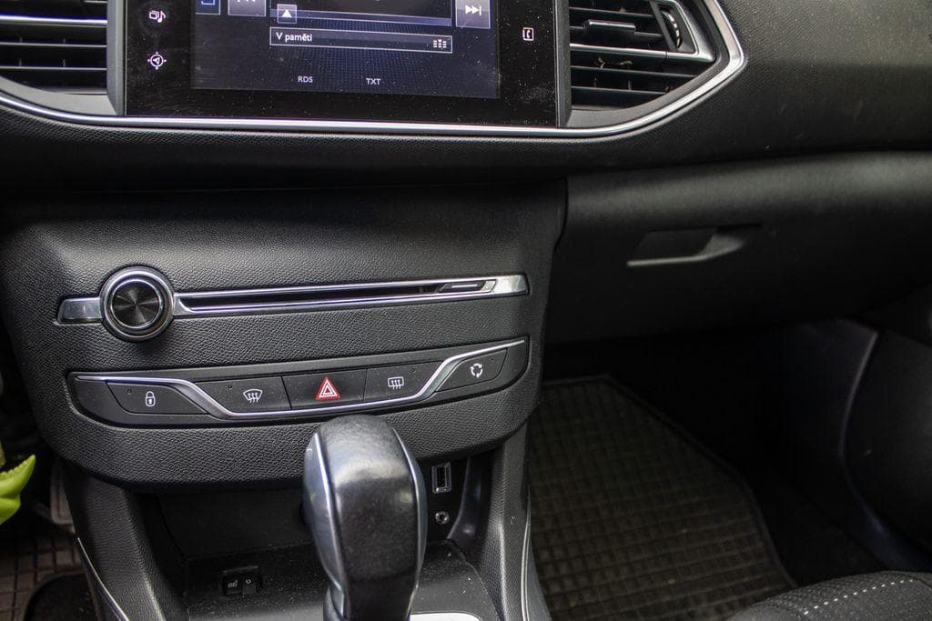 2016 Peugeot 308 - 15