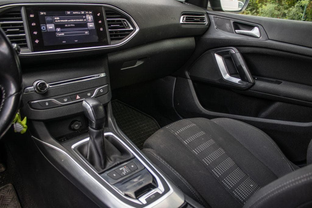 2016 Peugeot 308 - 13