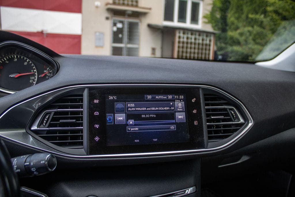 2016 Peugeot 308 - 14