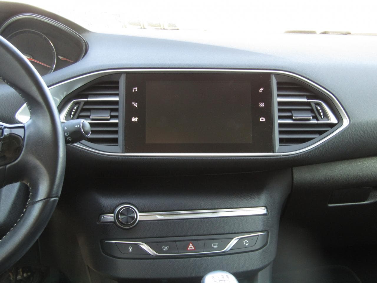 2017 Peugeot 308 - 11