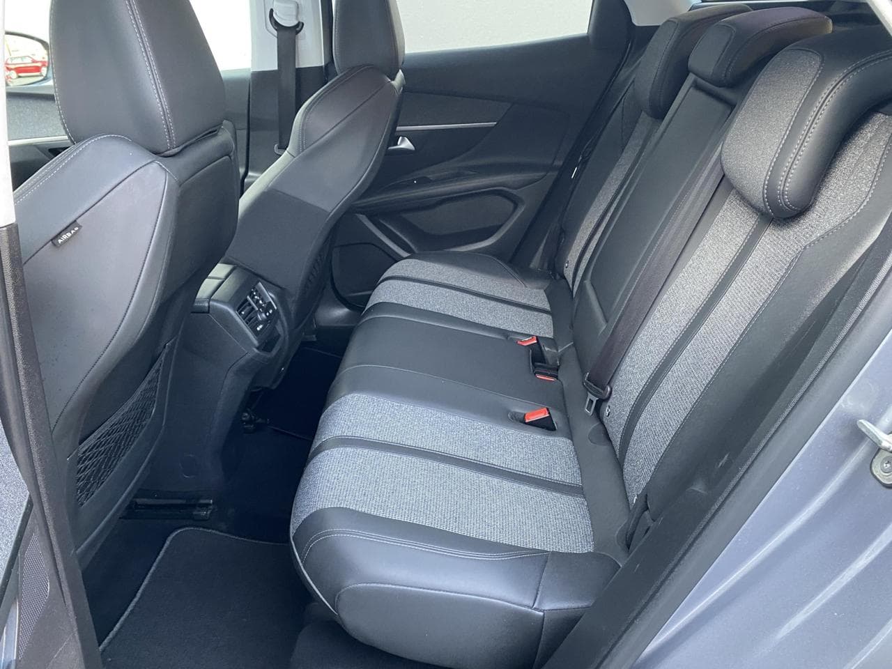 2019 Peugeot 3008 - 10