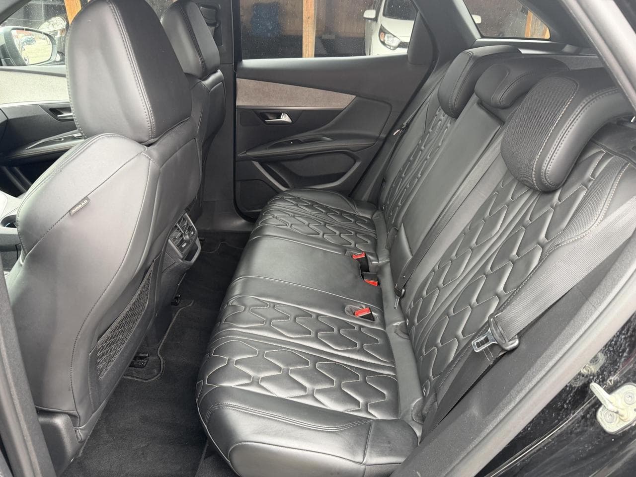 2018 Peugeot 3008 - 10