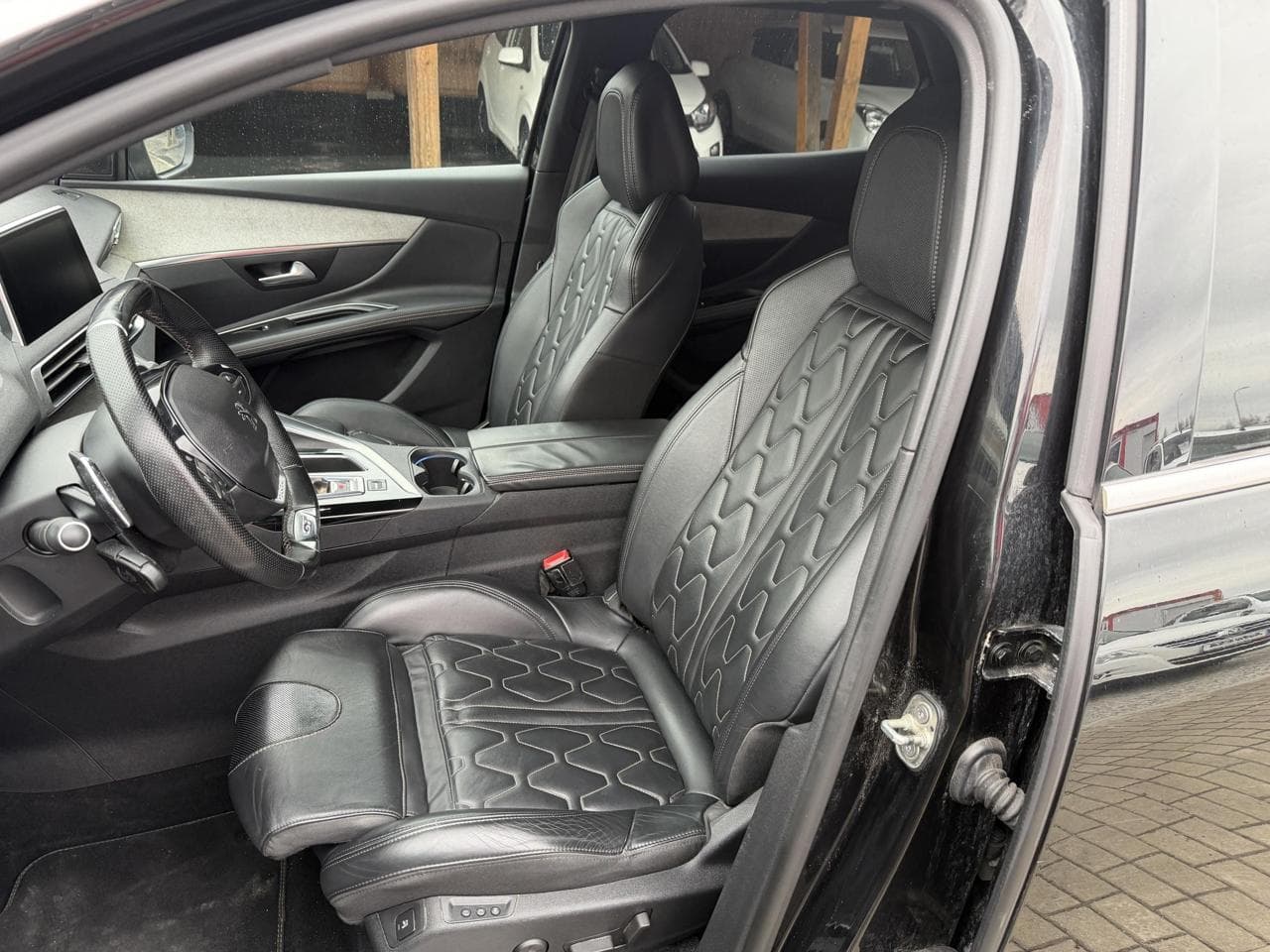 2018 Peugeot 3008 - 9